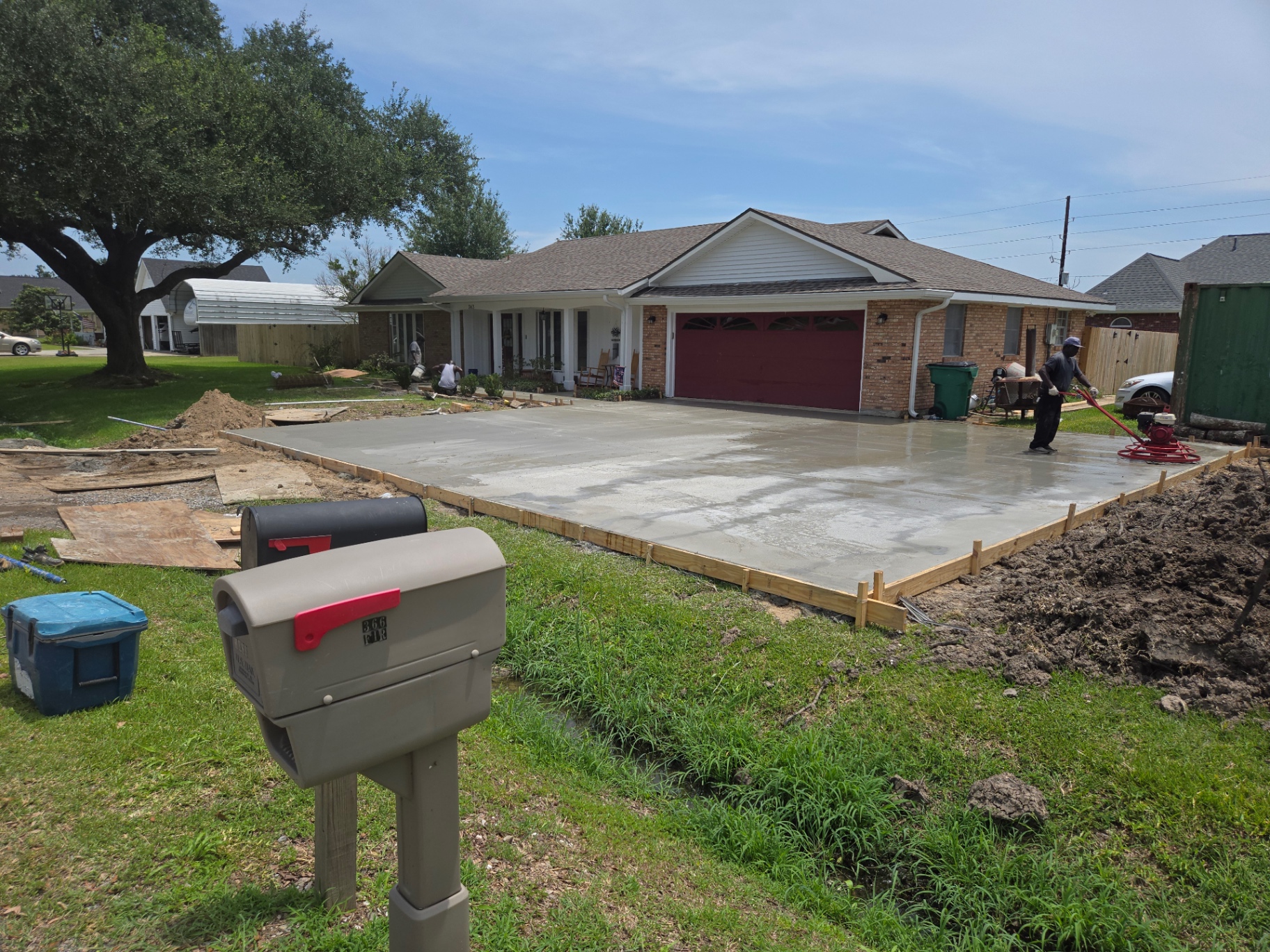Concrete Driveway & Walkway