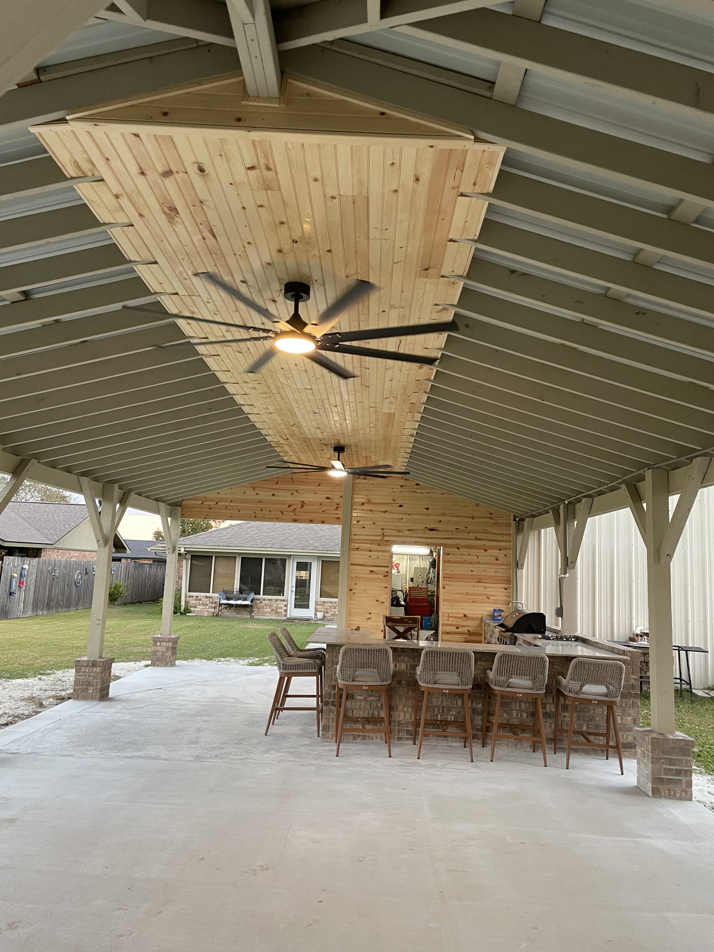 Outdoor Kitchen & Pavilion